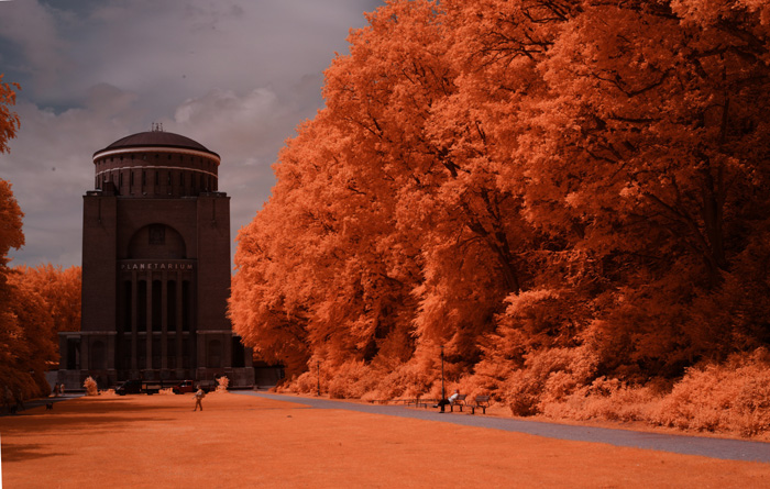 Infrarot-Fotografie 600 nm (Rotfilter), Planetarium, Infrarot-Fotografie