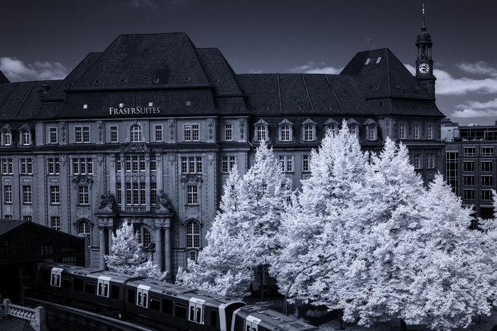 Infrarot-Fotografie 830 nm (Schwarzweiß), Heiligengeistbrücke, Infrarot-Fotografie