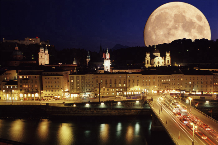 Mondsüchtig, Altstadt Salzburg, Ein bisschen mondsüchtig ??